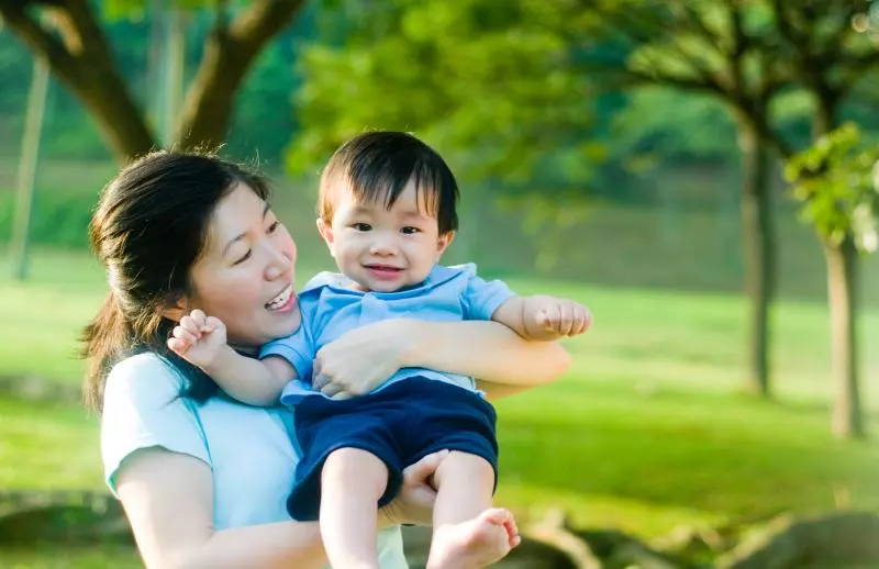 無血緣的愛!男房客失婚帶2兒,女房東無私幫養13年:「孩子不能沒媽媽!」