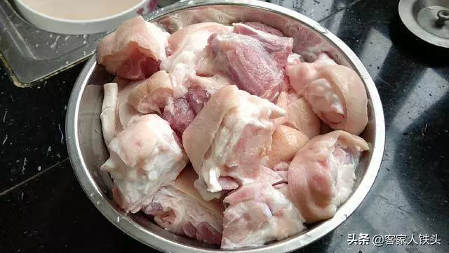 豬腳這一做法實在太好吃了,簡單易學,咸香味美,出鍋看到都想吃
