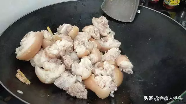 豬腳這一做法實在太好吃了,簡單易學,咸香味美,出鍋看到都想吃