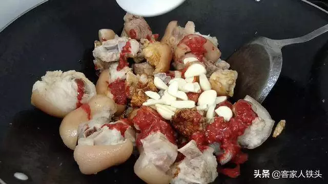 豬腳這一做法實在太好吃了,簡單易學,咸香味美,出鍋看到都想吃