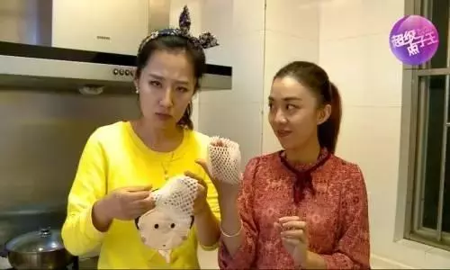 水果網套不要扔了,放在衛生間,作用超棒!一年省下不少錢!