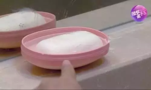 水果網套不要扔了,放在衛生間,作用超棒!一年省下不少錢!