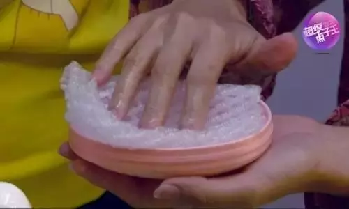 水果網套不要扔了,放在衛生間,作用超棒!一年省下不少錢!