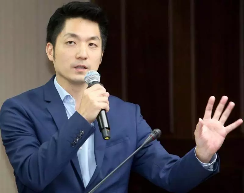 網友灌爆蔣萬安臉書?李正皓揭背後2目的