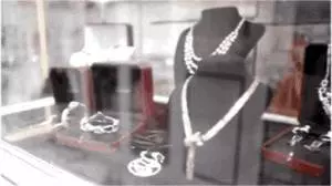新加坡第一貴婦,千億媳婦徐子淇都比不過她!果然貧窮限制了想像力 !
