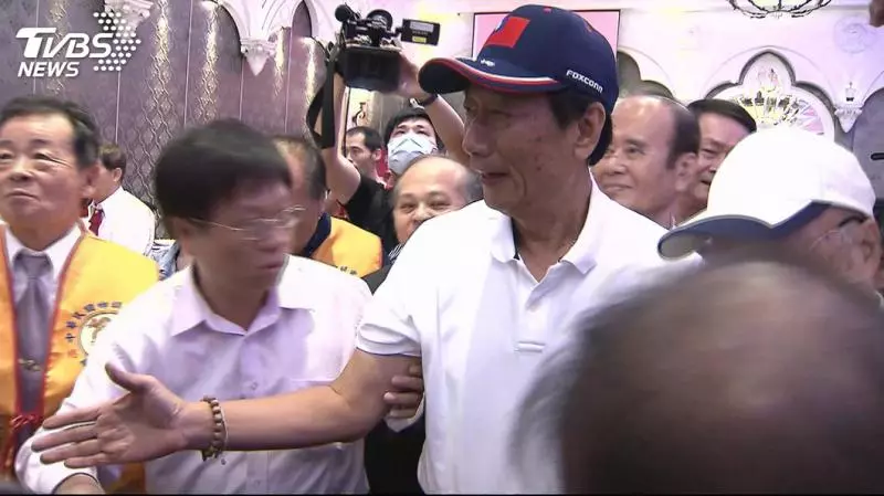 中華情台灣恩!還原參選那刻 郭董寫「 這首詩」傳給妻