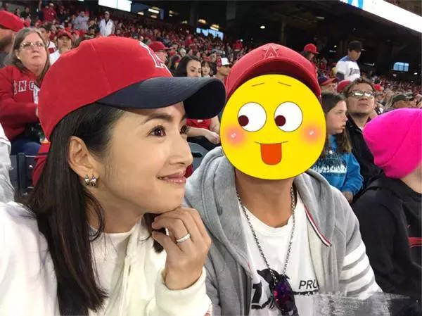 「林依晨」首曬老公正面照,堅持不開美顏,和最愛的人在一起做自己就好!