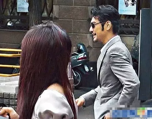 晴天霹靂!男神結婚了!45歲金城武老婆近照曝光!一個轉身超美側顏讓網友看傻:女神降臨人間!