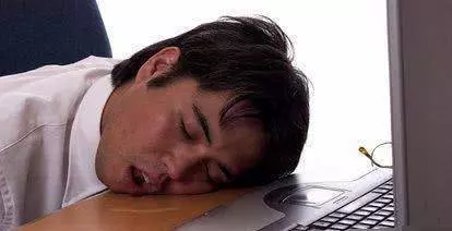 血管堵塞的人,晚上睡覺有3個表現,若都不占,血管保養不錯!