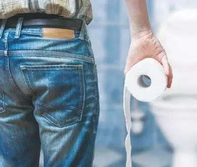 經常在這個時間段排便，也許生命線也要比其他人更長一些，偷樂吧
