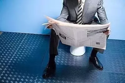 上廁所時,大便頭又硬又干、後面粘軟是什麼原因?提前了解或受益