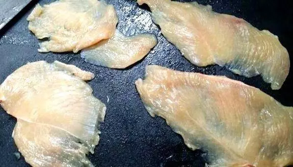 想吃酥脆香嫩的雞胸肉?不煮不炸,不放油,方法簡單新手一學就會!