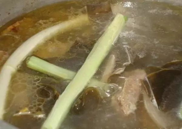 湯煮太鹹, 加清水稀釋是最笨的方法!6 招「大廚親傳」的的妙招,超實用!