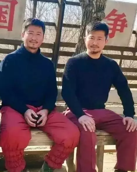 周星馳替身VS吳京替身,網友直呼:太像了,簡直就是親兄弟!