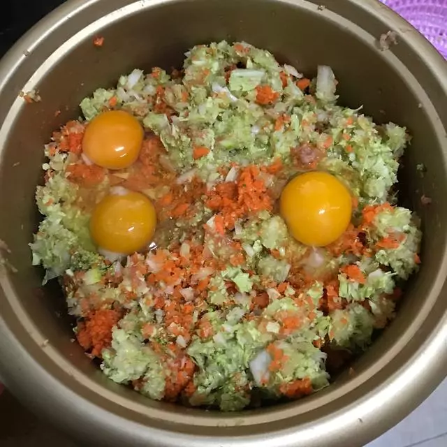 不想給狗狗繼續吃乾糧,有這五種食物可以代替,但都不如乾糧實在