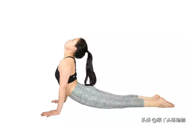 經常做這10個動作,告別圓肩駝背,顏值氣質都會有巨大提升!