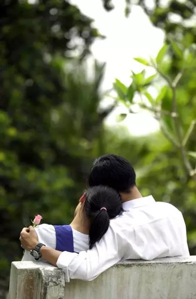【新加坡】師生畸戀女生珠胎暗結 男教師不認性侵