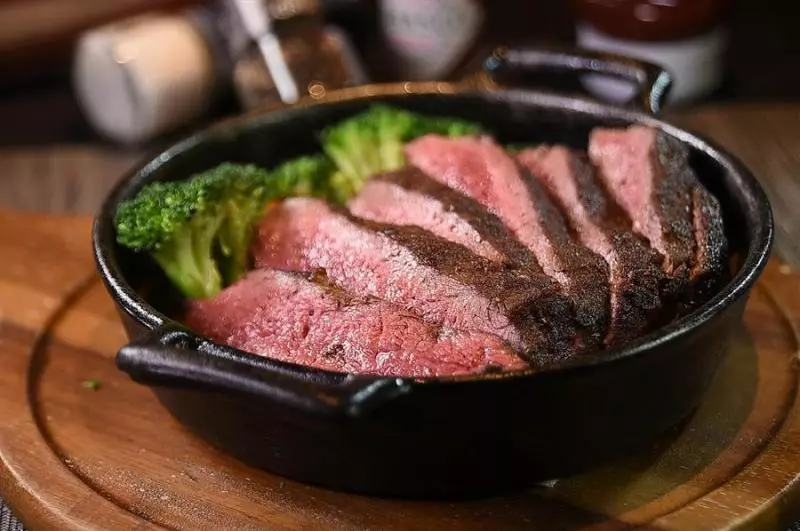 信義區「佛心美食」 傑克兄弟牛排館超值開賣