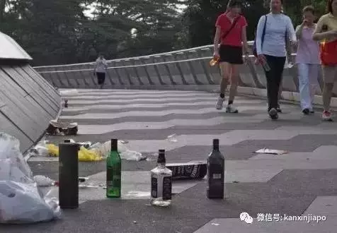 2019在新加坡最丟人的事之一,就是穿著死亡芭比粉接受路人矚目!