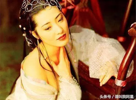 她曾搭檔楊思敏演出「經典金瓶三級艷片」,與單立文相愛相殺!貌美如花的「她」就是...