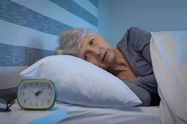 肝不好,睡覺時,會有這4種跡象,你若占1個,說明你「肝功能」已經很差了!