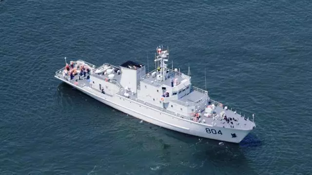 中國這一小船隻,所有軍艦見了都要鳴笛敬禮,遼寧艦也沒有例外