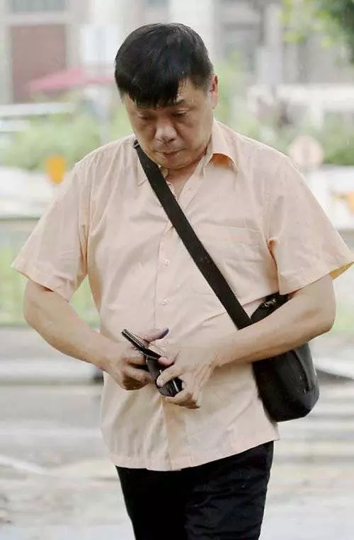 《太狠了》掐脖子‧扯頭髮‧張口咬 同居男女「」虐待女傭「」判坐牢