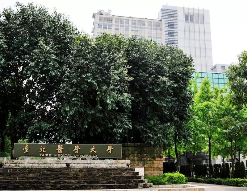 考9年學渣逆襲成學霸!台北醫學男大生PO心酸路~網跪:真佩服這毅力!相信你會是好醫生!
