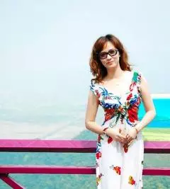 還記得當年紅遍全台的「大嫂團」嗎!有人專心相夫教子、有人轉行當「仙姑」,還有人不惜賣肉!混最成功的只有她!