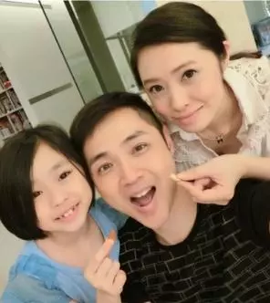 還記得當年紅遍全台的「大嫂團」嗎!有人專心相夫教子、有人轉行當「仙姑」,還有人不惜賣肉!混最成功的只有她!