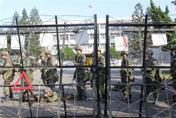 阿兵哥放假跟命一樣重要,剩80多天退伍被連長搞小動作禁18天的假,他的逆襲驚動了全營!!