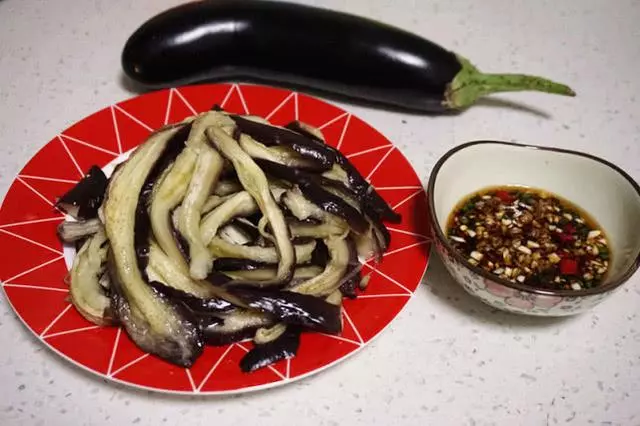 作為茄子控,這六種做法掌握了,一周吃不膩,手把手教你烹制竅門