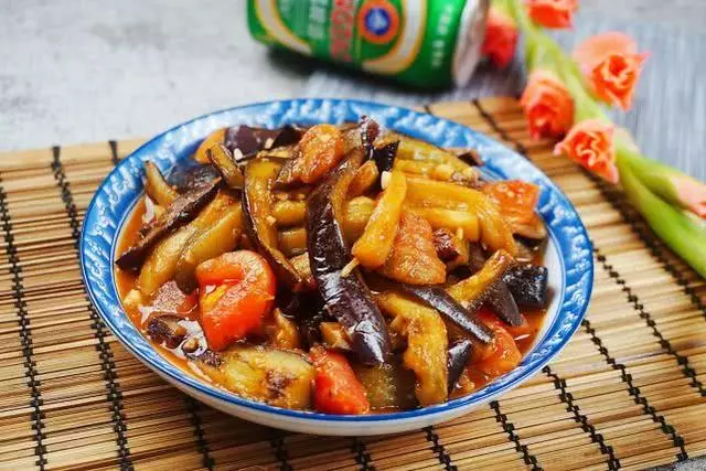 作為茄子控,這六種做法掌握了,一周吃不膩,手把手教你烹制竅門