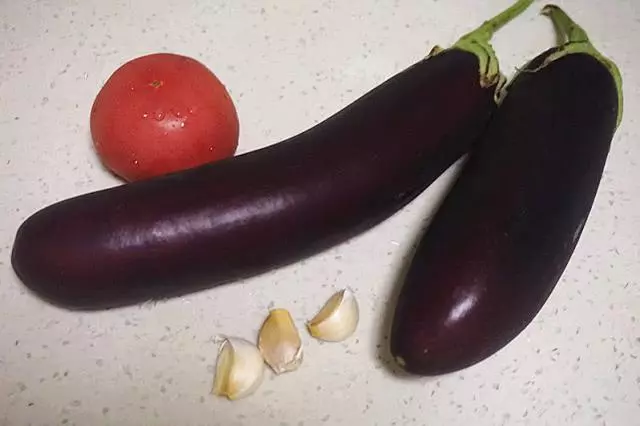 作為茄子控,這六種做法掌握了,一周吃不膩,手把手教你烹制竅門
