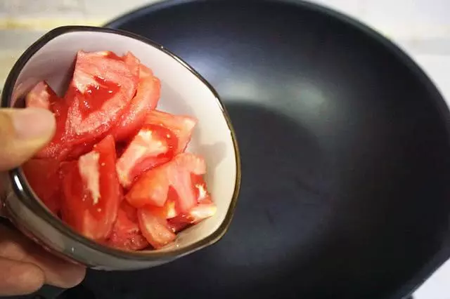 作為茄子控,這六種做法掌握了,一周吃不膩,手把手教你烹制竅門