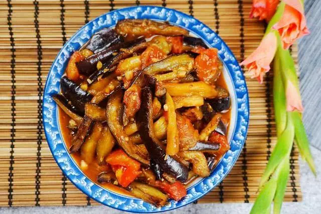 作為茄子控,這六種做法掌握了,一周吃不膩,手把手教你烹制竅門