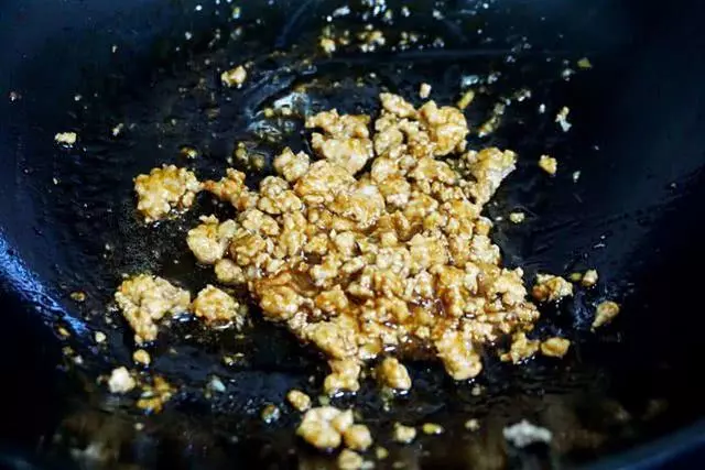 作為茄子控,這六種做法掌握了,一周吃不膩,手把手教你烹制竅門