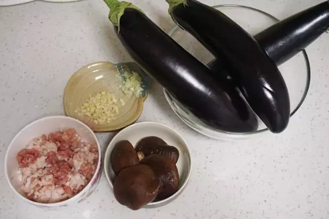 作為茄子控,這六種做法掌握了,一周吃不膩,手把手教你烹制竅門