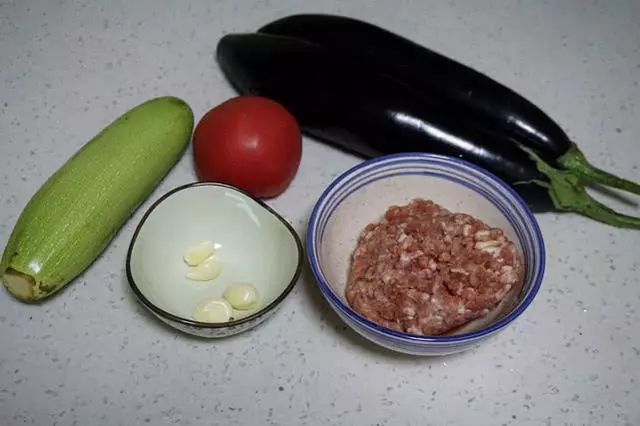作為茄子控,這六種做法掌握了,一周吃不膩,手把手教你烹制竅門