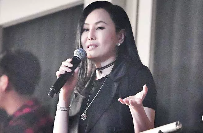 57歲江蕙變臉?臉書自曝「嘿嘿嘿哪裡不一樣~」 網友全愣住「根本變羅霈穎」讓她傻眼解答