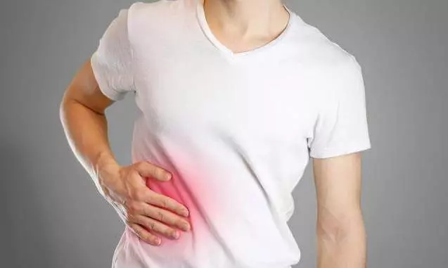 肝不好的人,上廁所時會有3大「表現」,若占一個,提醒你需養肝了