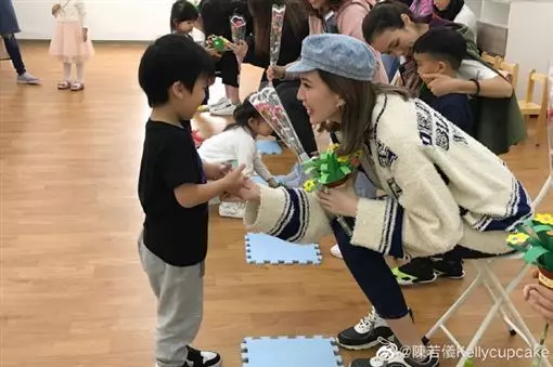 林志穎妻曬兒校園照!驚見飛翔是同學
