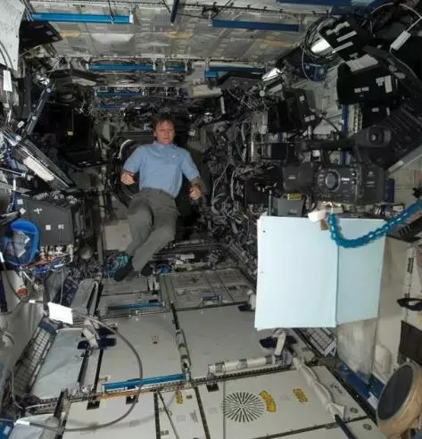 蘇聯5位女太空人在太空「集體懷孕」!生下來嬰兒竟…沒有人知道爸爸是誰!
