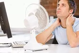 專家呼籲「睡覺開電風扇」會出現4大嚴重影響 網全傻眼:難怪起床身體都怪怪的!