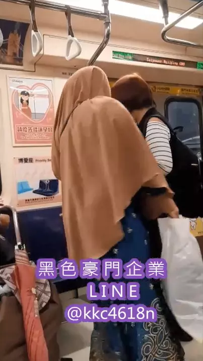 我是老人!沒品大媽撂英文「逼外籍女讓座」 對方無奈起身「她用台語碎碎念」網嗆:超丟臉