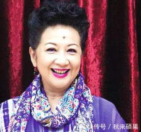 「富豪老公當女兒面前擁小三」還捲走全部家產 她為3兒女苦撐成女強人「今送兒媳千萬豪宅」