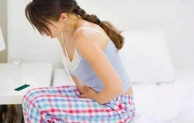 大腸病變的人越來越多,謹記:身體出現【3多2痛】,趕緊去醫院檢查,能保命!