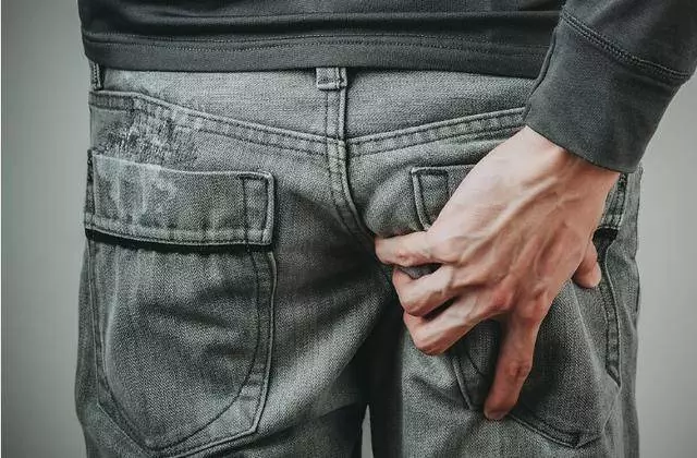 大腸病變的人越來越多,謹記:身體出現【3多2痛】,趕緊去醫院檢查,能保命!