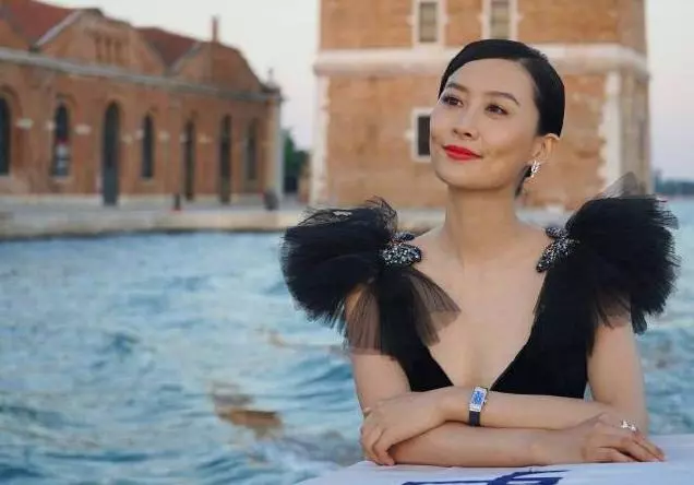 勁爆!陳法拉與Neway太子爺離婚後偷偷再婚!未來老公不止帥掉渣,身份背景還超猛料!