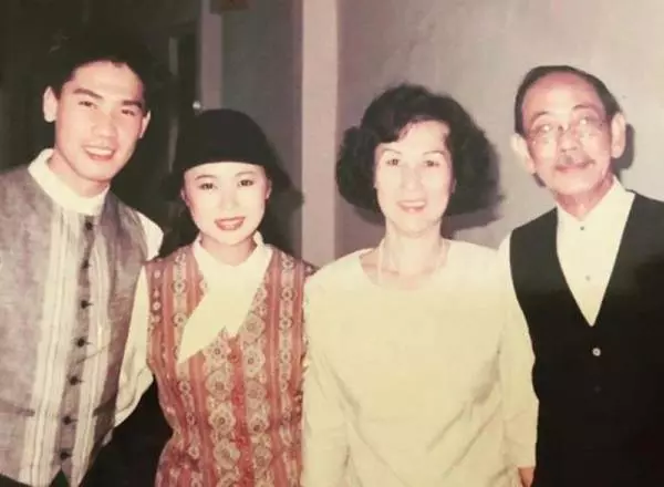 【新加坡】 相隔20年 向雲陳之財與王沙太太重逢 !